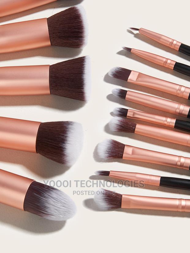 Quality 14pcs Makeup Brush Set With Carry Bag · Photo 4