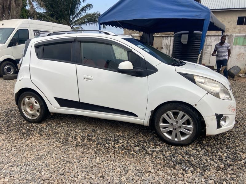 Chevrolet Spark  2012 White