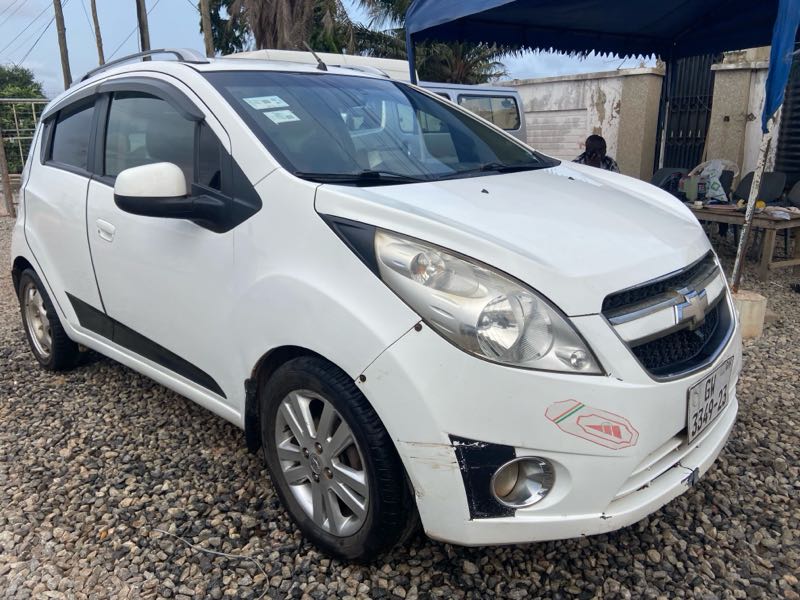 Chevrolet Spark  2012 White