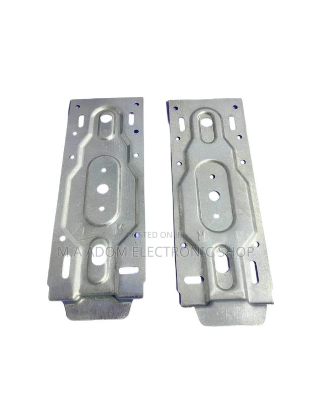 Universal Plate for Indoor Unit AC · Photo 2