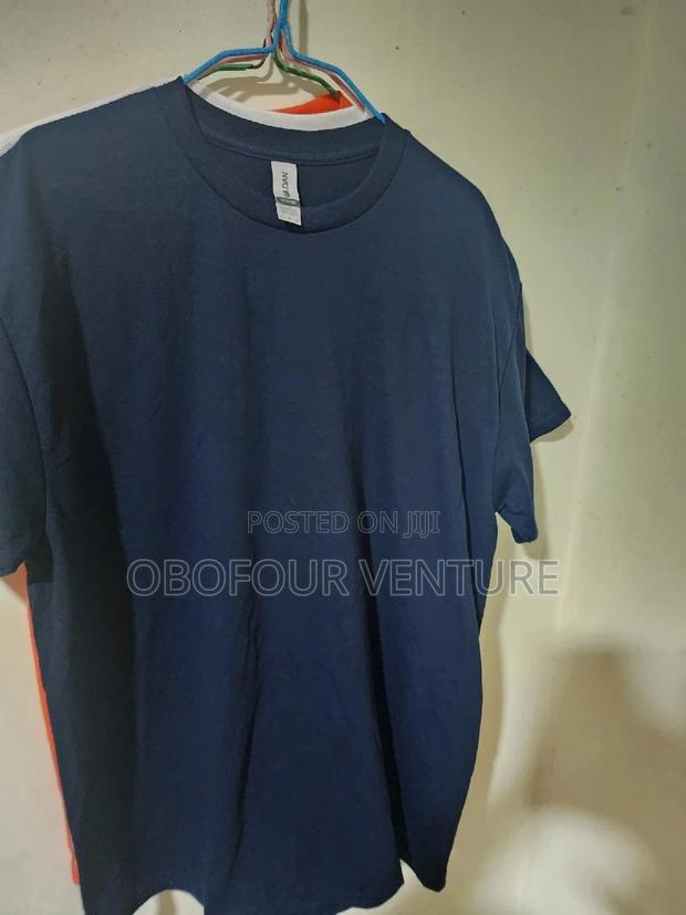 Unisex Quality Plain T-Shirts From USA · Photo 4