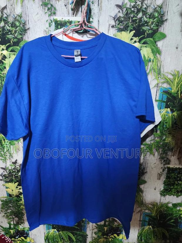 Unisex Plain T-shirts From America · Photo 3