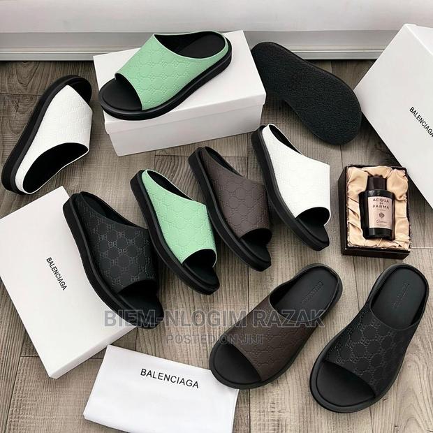 Original Balenciaga Mango Halfshoes Available in Stock · Photo 3