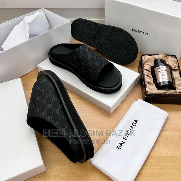 Original Balenciaga Mango Halfshoes Available in Stock · Photo 4