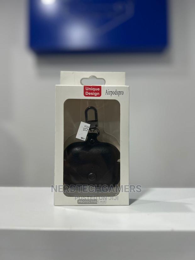 Genuine Leather Case Compatible With Airpods Pro Case. · Photo 4