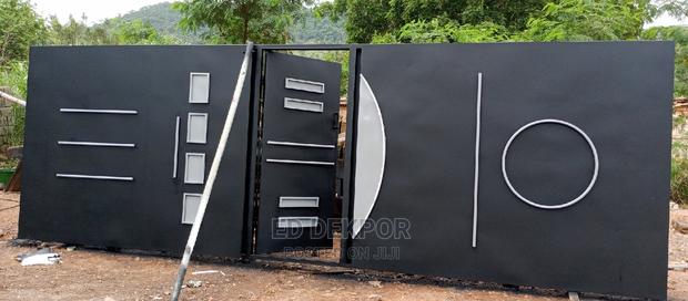 Ct Metal Gate · Photo 1