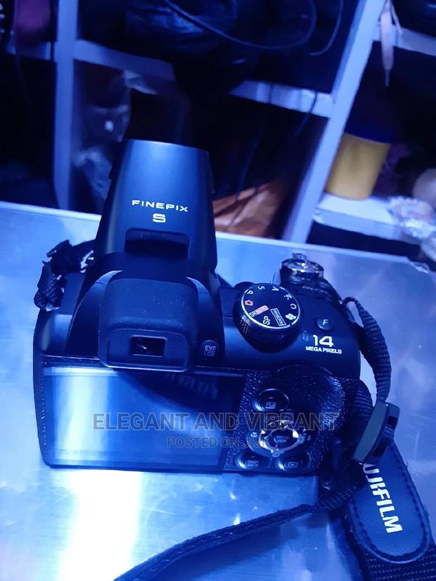 Slightly Used Fujifilm Series S4900 photo 3