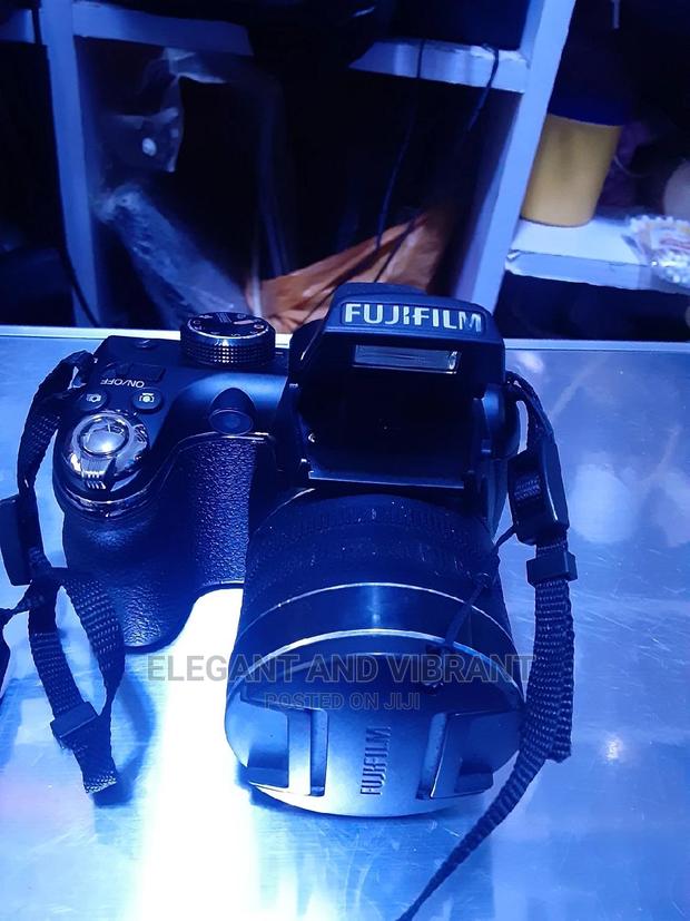 Slightly Used Fujifilm Series S4900 photo 6