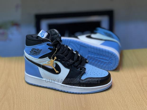 Air Jordan 1 High Top · Photo 4