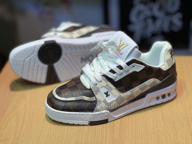 Louis Vuitton Sneakers · Photo 4