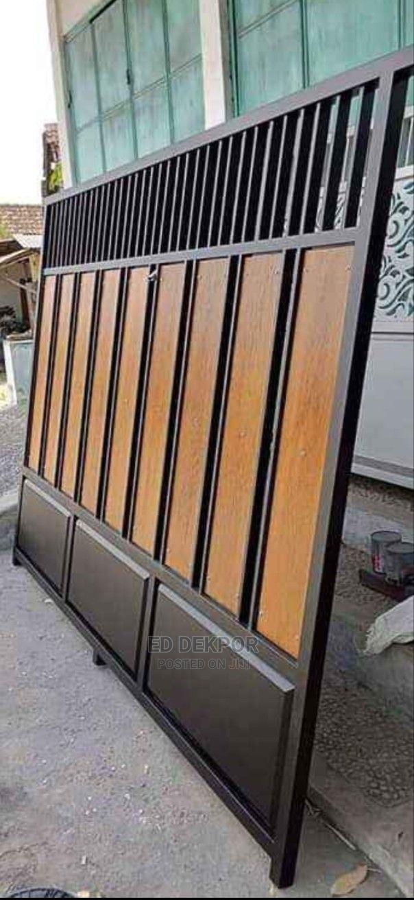 Metal Wood Gate · Photo 1