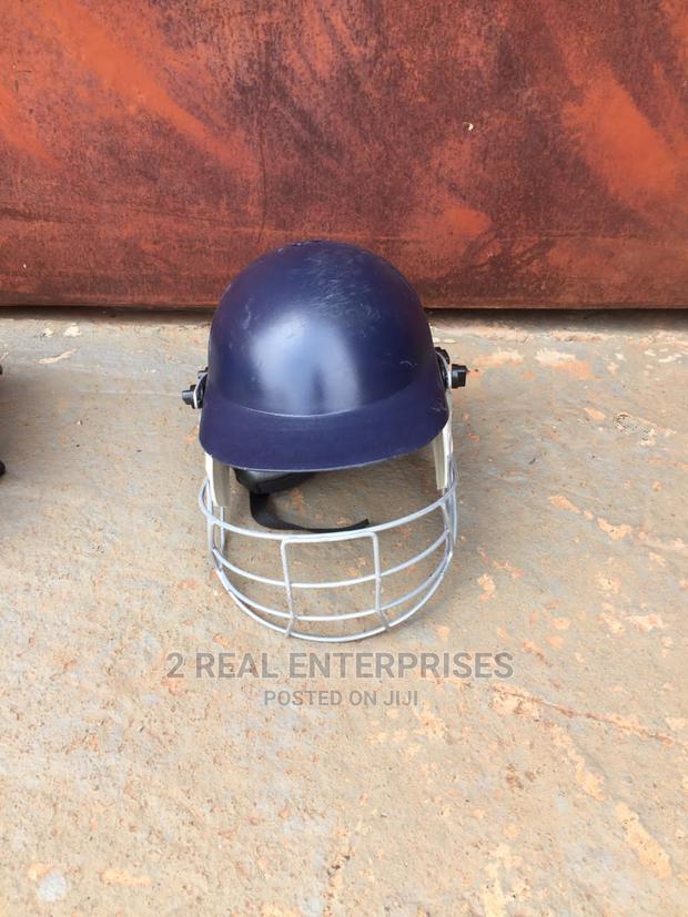 Slazenger Cricket Helmet · Photo 4