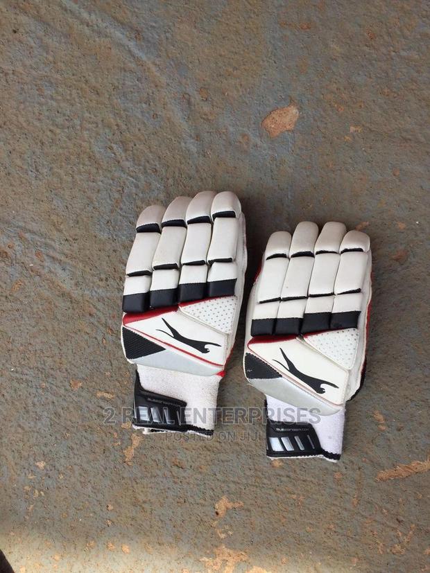 Slazenger Cricket Gloves for Adult · Photo 4