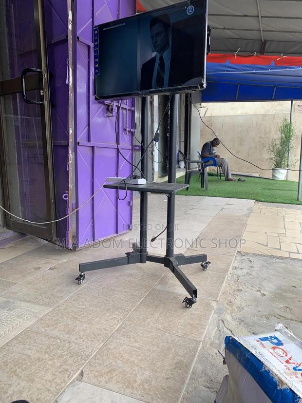 Movable Tv Stand · Photo 4