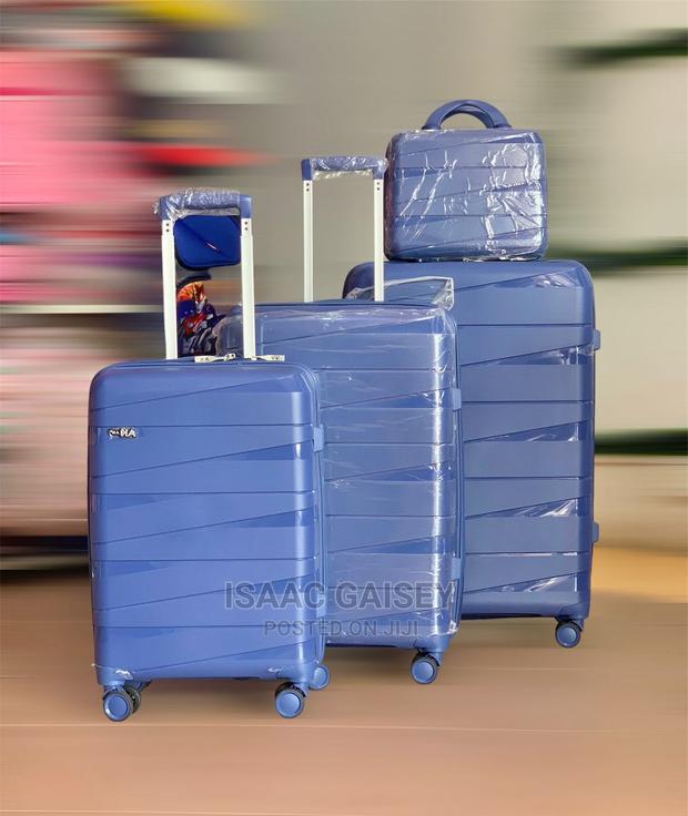 4set Anticrake Luggage/Travel Bags With a Cosmetic Bag · Photo 1