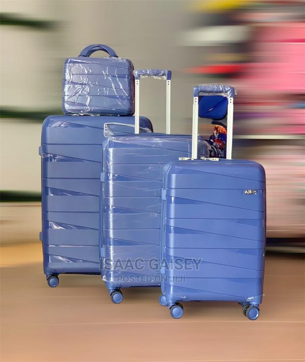 4set Anticrake Luggage/Travel Bags With a Cosmetic Bag · Photo 2