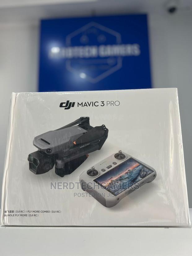 Dji Mavic 3 Pro With Dji Rc (Screen Remote Controller). · Photo 3