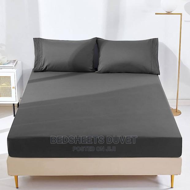1 Bedsheet and 2 Pillow Cases for 90 Cedis · Photo 2