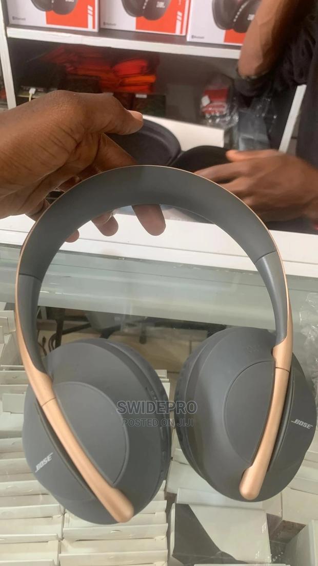 Bose 700 Headset Super Bass · Photo 4