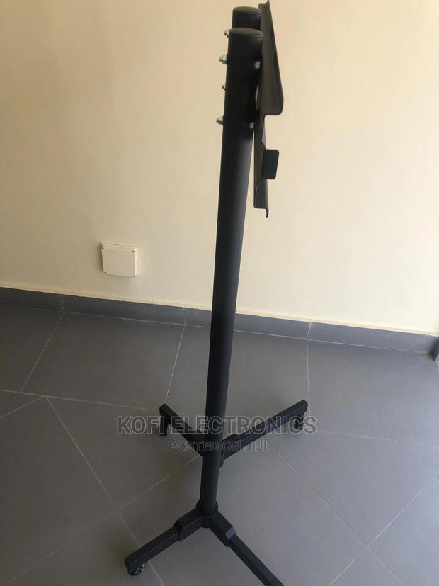 New Sleek TV Stand/Tv Trolley For 32′′-70′′ TV · Photo 4