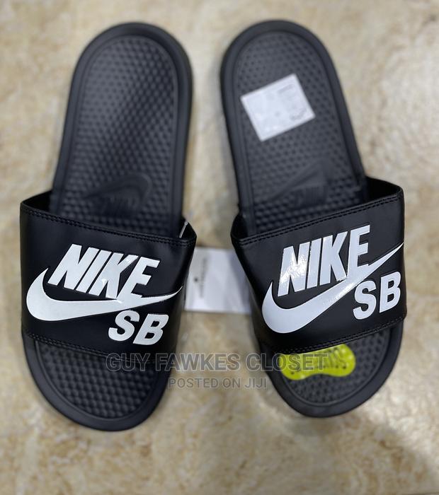 Nike Slides · Photo 4