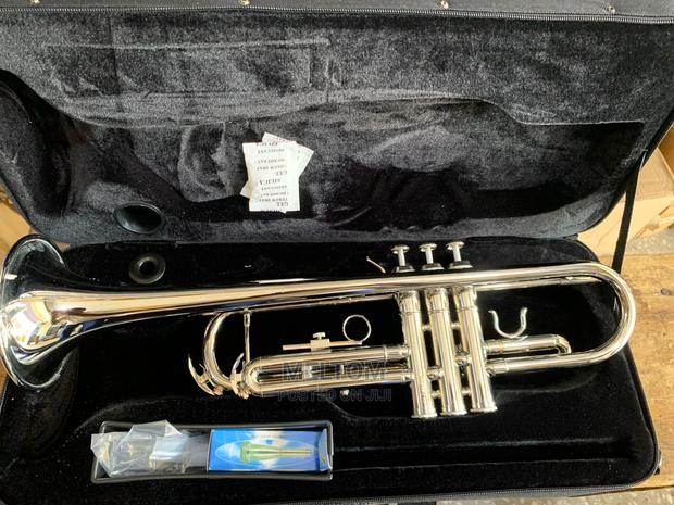 Titanic Trumpet · Photo 1
