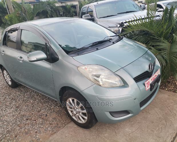 Toyota Vitz 1.3 AWD 5dr 2010 Silver