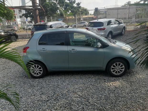 Toyota Vitz 1.3 AWD 5dr 2010 Silver