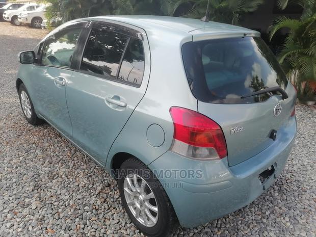 Toyota Vitz 1.3 AWD 5dr 2010 Silver