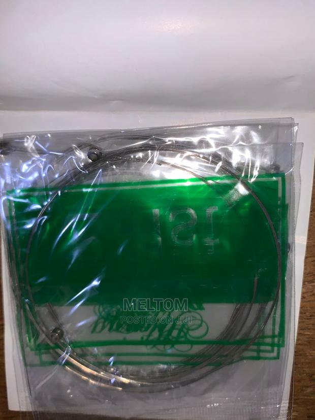 Acoustic Guitar Strings (Fender) · Photo 2