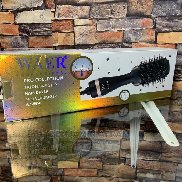 Professional Volumizer and Hair Brush Dryer · Photo 4