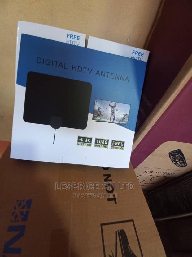 Ultra Modern Digital TV Antenna · Photo 2