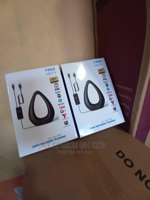 Ultra Tin Design HDR TV Antenna · Photo 2