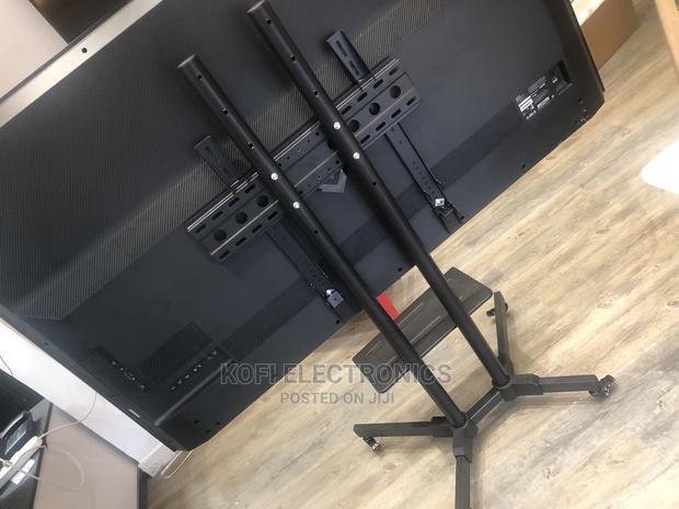Install New Mobile TV Stand/Trolley for LED 32-70 With Shelf · Photo 2