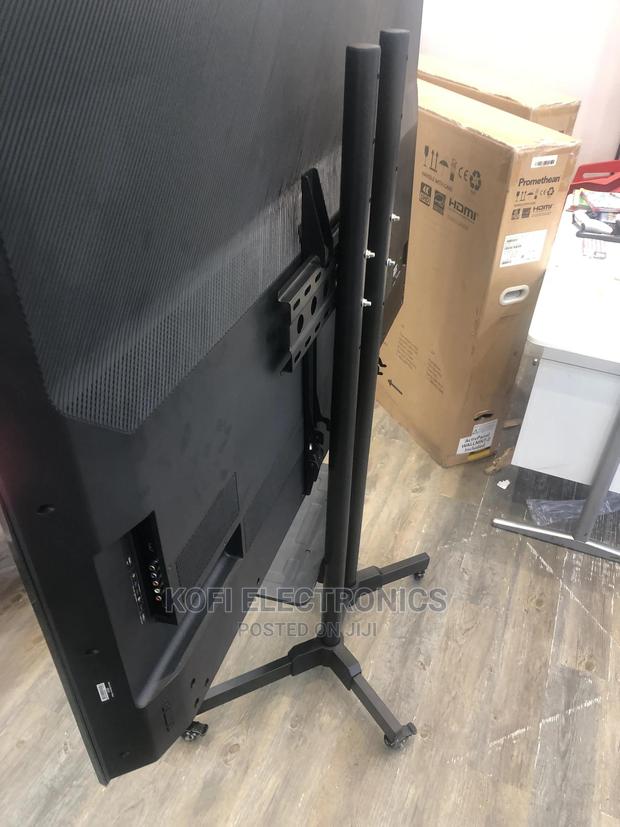 (Trolley Stand) TV Bracket With Shelf and Wheels 32-70 · Photo 2