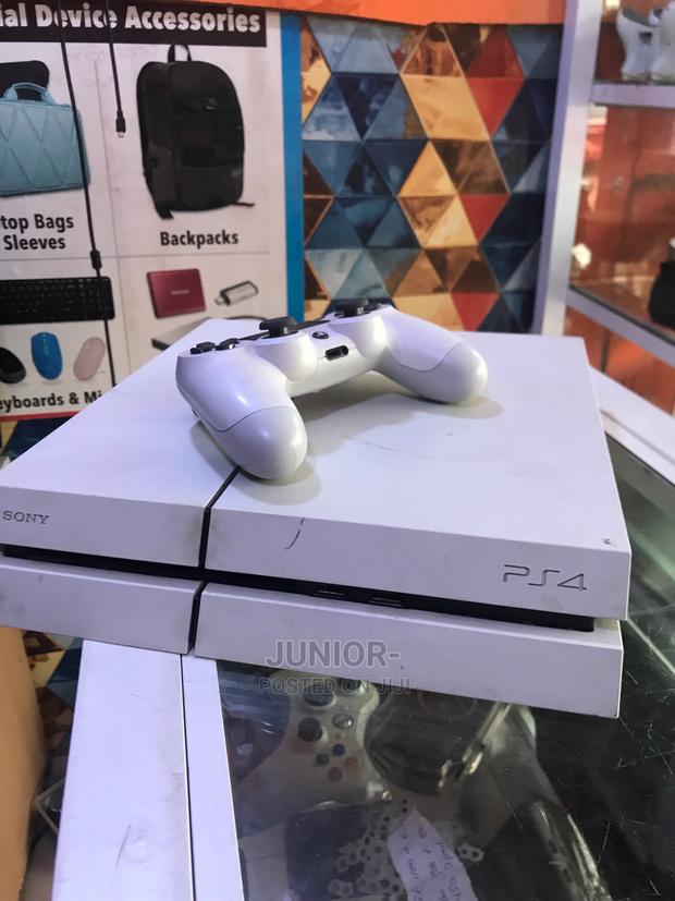 PLAYSTATION 4 With All Accessories and Games · Photo 2