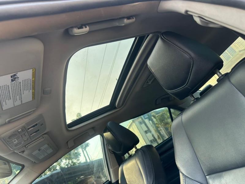 Toyota Corolla XSE (1.8L 4cyl 2A) 2019 White