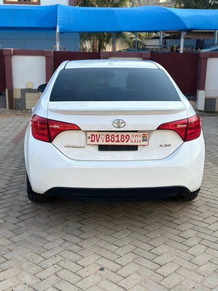 Toyota Corolla XSE (1.8L 4cyl 2A) 2019 White