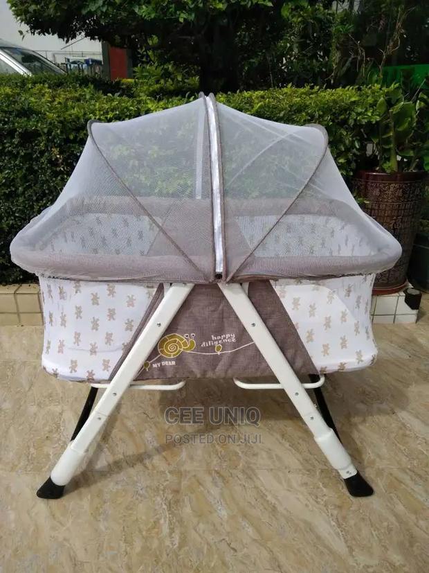 Potable Travel Bed · Photo 2