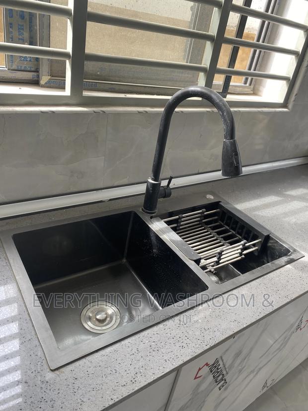 Black Kitchen Sink With Pullout Faucet_pull Out Tap Sink · Photo 4