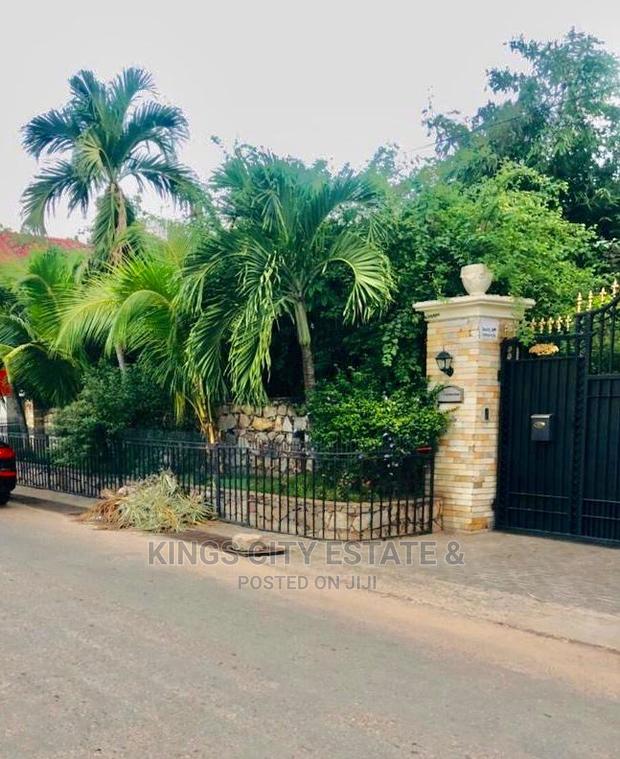 4bdrm House in Papaye-Street, Osu for rent photo 5