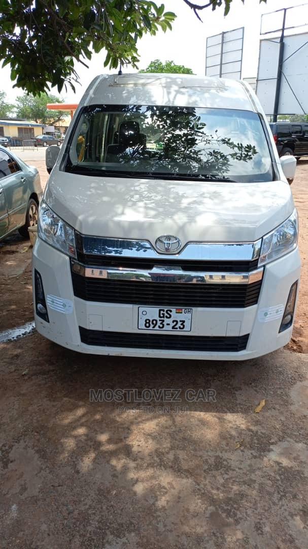 Rentals Buses . Minibus for Rent. 14 Passengers Bus for Rent · Photo 3
