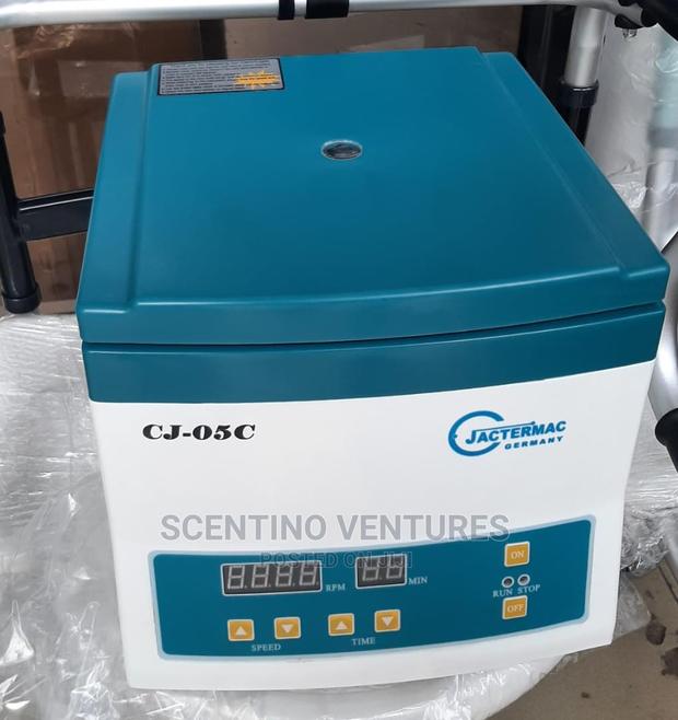 Digital Centrifuge 12 Bucket · Photo 2