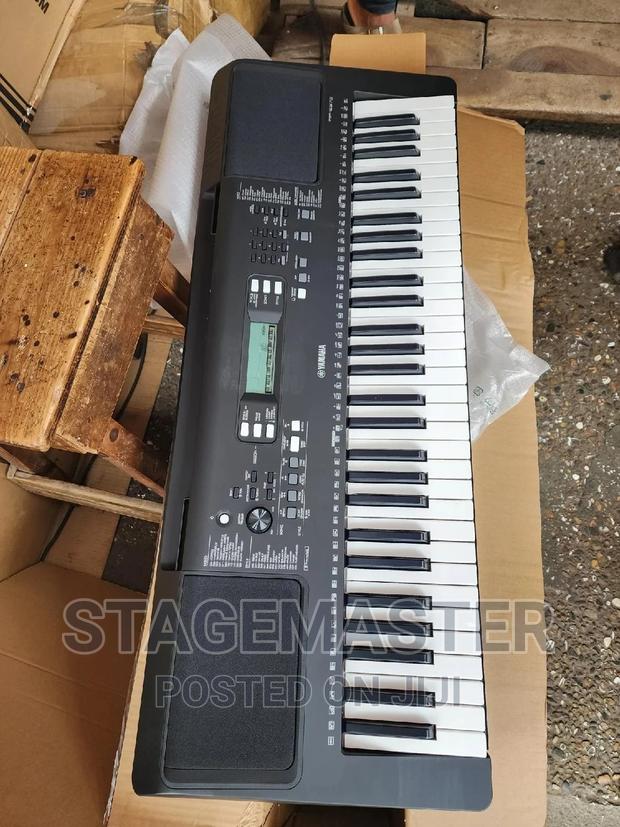 Psr E373 Keyboard · Photo 4