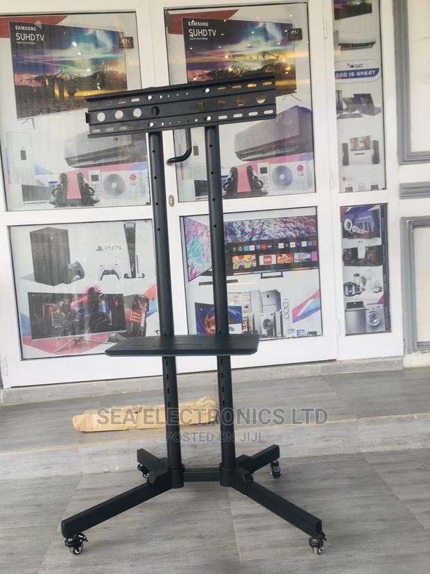 TV Trolley Stand, 37-70" TV Bracket With Shelf and Wheels · Photo 4