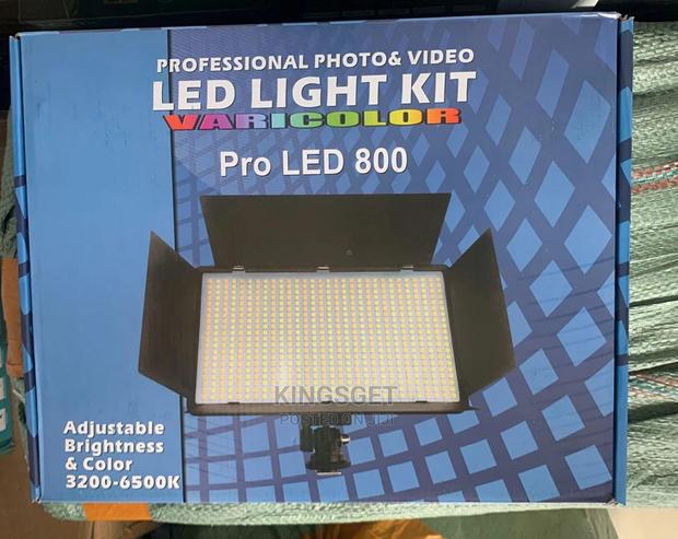 Pro Led 800 Light Kit With Battery, Adapter and Stand · Photo 2