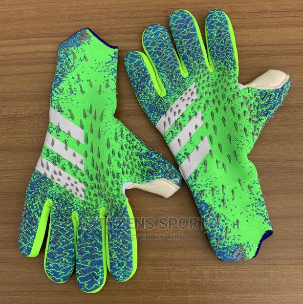 Adidas Predator Keepers Gloves · Photo 4