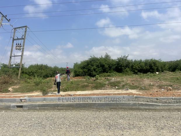 Do You Want to Buy a Plot of Land Very Close to E Motoway · Photo 3