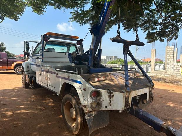 Tow Truck - GMC Caterpillar Wrecker Tow Truck photo 5