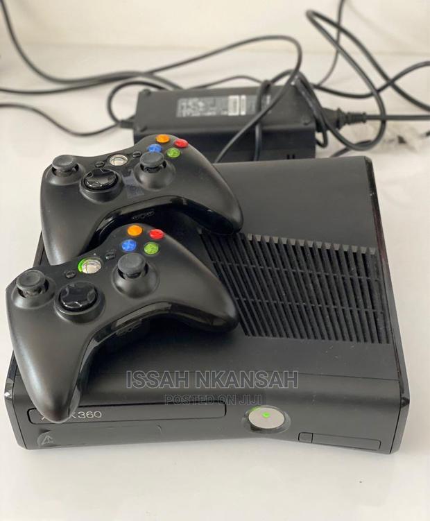 Xbox 360 Two Wireless Controller's · Photo 4